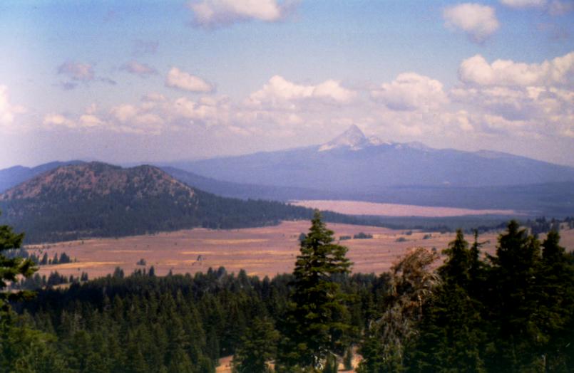 Mount Thielsen and valley vista